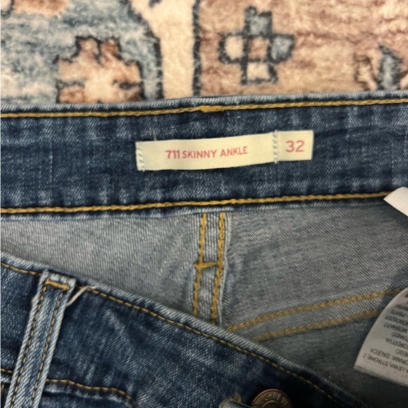 Levi’s 711 Skinny Ankle Women’s Jeans - Picture 3 of 3